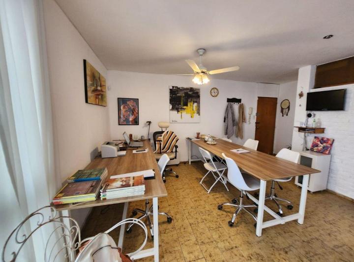 CASA EN VENTA C/ SALON USOS MULTIPLES GODOY CRUZ 4