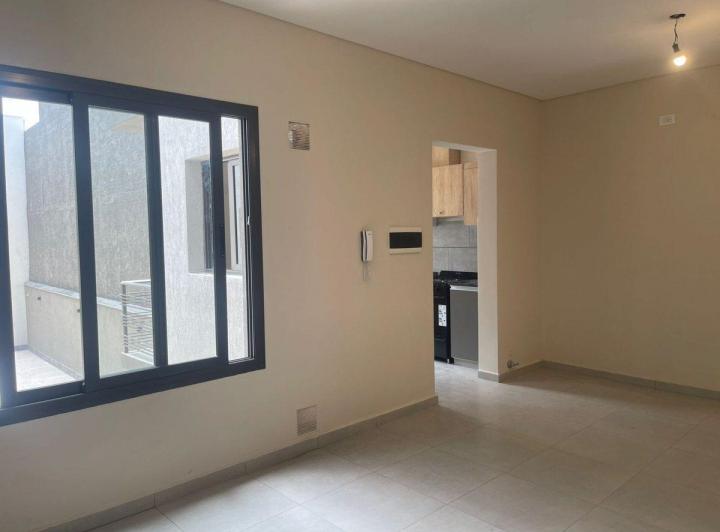 DEPARTAMENTO CON BAÑO EN SUITE / 2 HAB- GODOY CRUZ 3