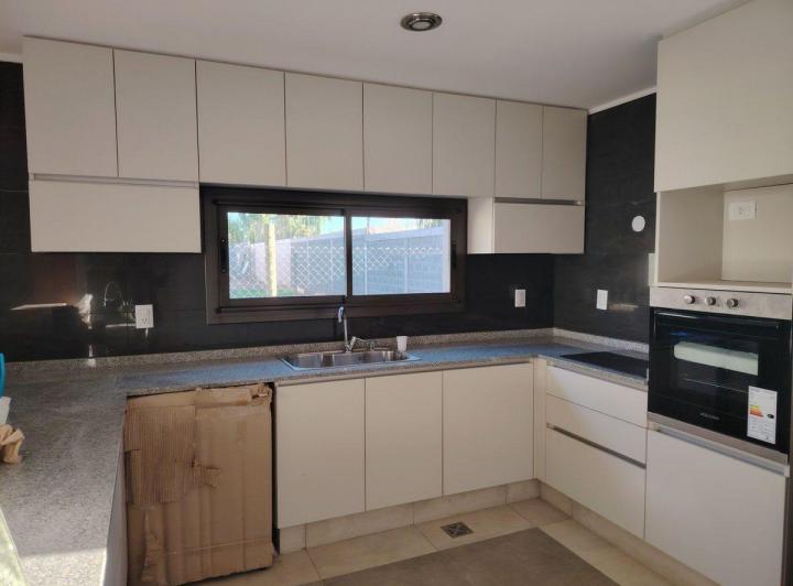 CASA EN VENTA LUJAN DE CUYO CON PANELES SOLARES 5