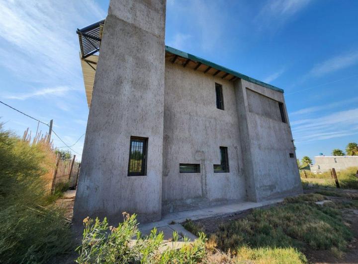 CASA EN VENTA C/ BAÑO EN SUITE EN RODEO DEL MEDIO 1
