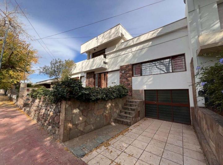 Casa en venta en 6ta sección 1