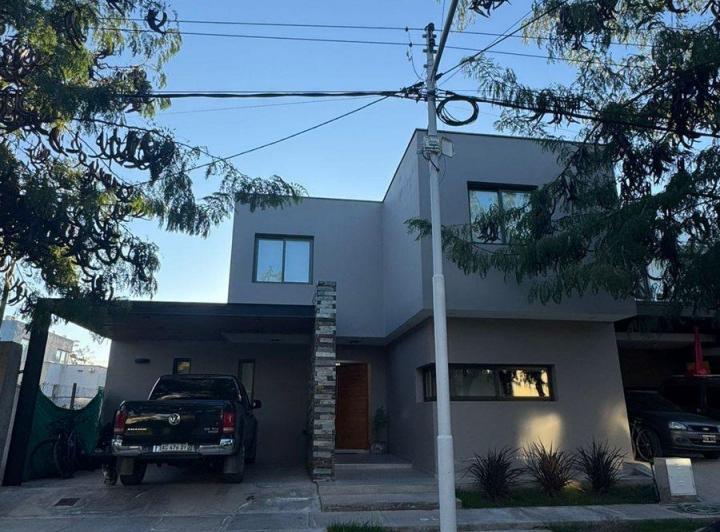 CASA 4 AMBIENTSES EN ALQUILER EN B°RINCON DRUMMOND 4