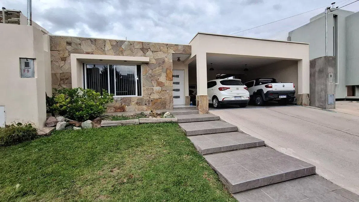 Casa en venta en privado Barrio Villa Michelo 3