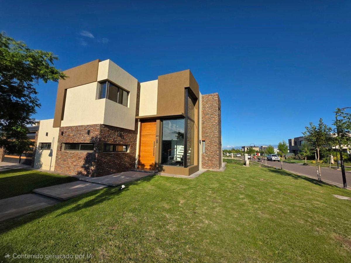 Venta de casa B° privado Gran Boedo. Lujan-6 amb