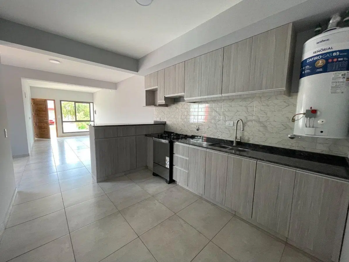 VENTA Bº PRIVADO CASA 3 HAB 2 BAÑOS (1 EN SUITE) 2