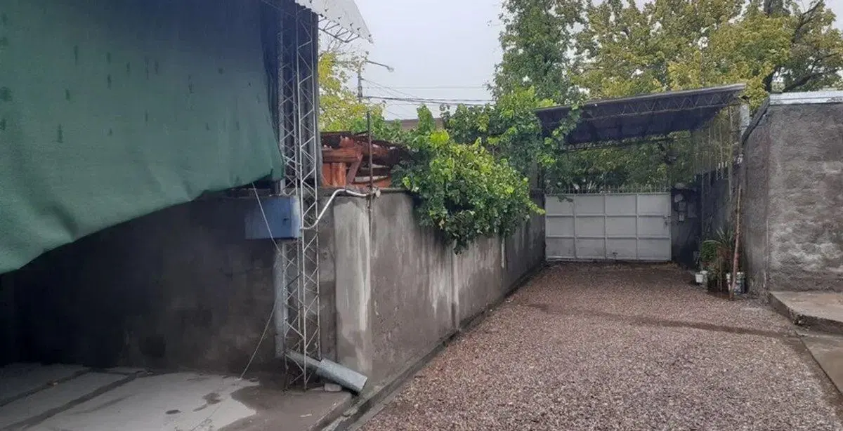 VENTA ESQUINA CENTRICA CASAS Y GALPONES SAN RAFAEL 5