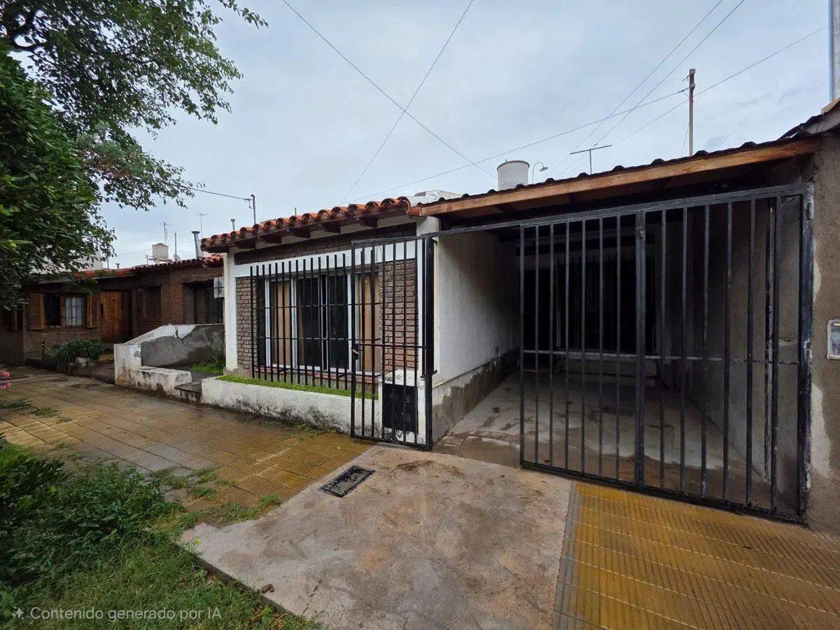 Venta de casa en Godoy Cruz, 6 ambientes 2