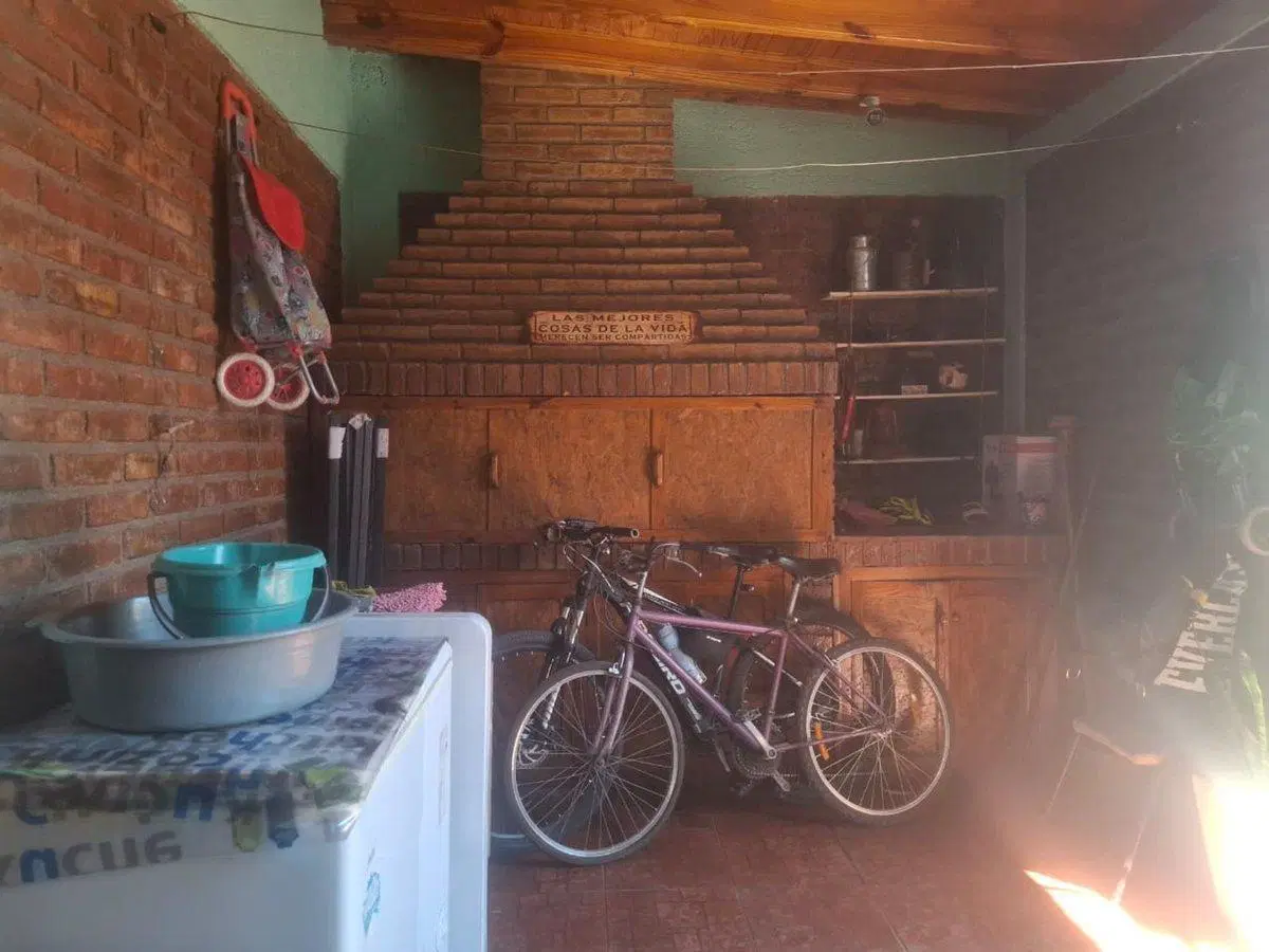 VENTA CASA DE DOS PLANTAS APTA CREDITO LAS HERAS 4