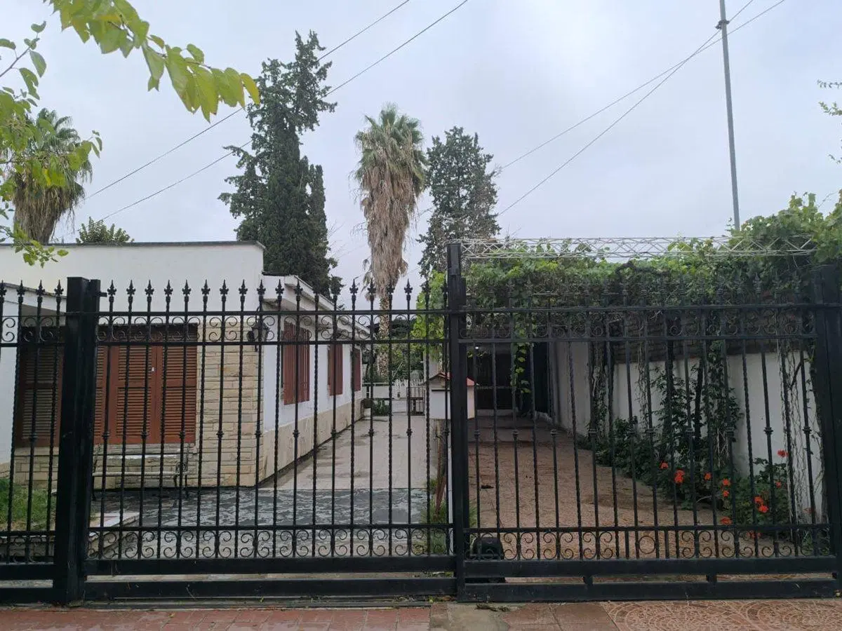 Re/max vende Casa/Galpon sobre Maza gran terreno 5