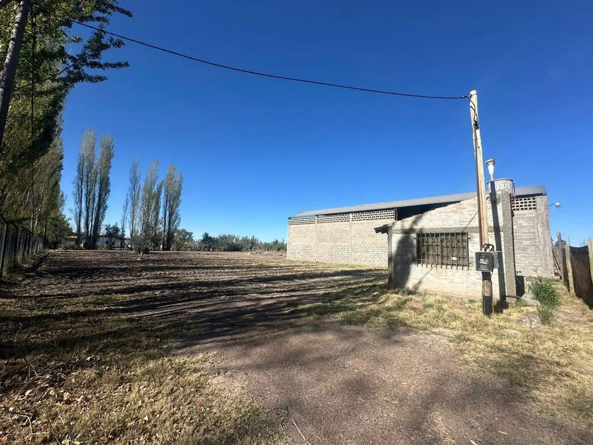 VENTA DE GALPON 400 m2 SOBRE CALLE SERPA 5