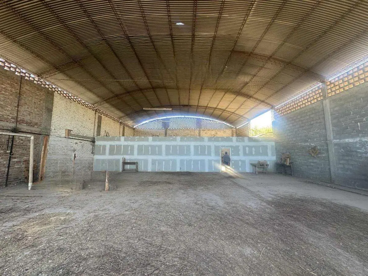 VENTA DE GALPON 400 m2 SOBRE CALLE SERPA 3