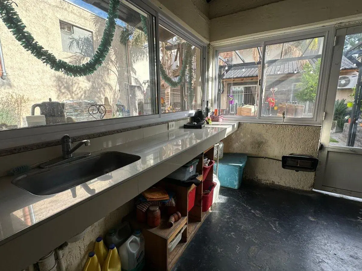 VENTA DE CASA DE CATEG. SOBRE ACCESO ESTE, MAIPU 4