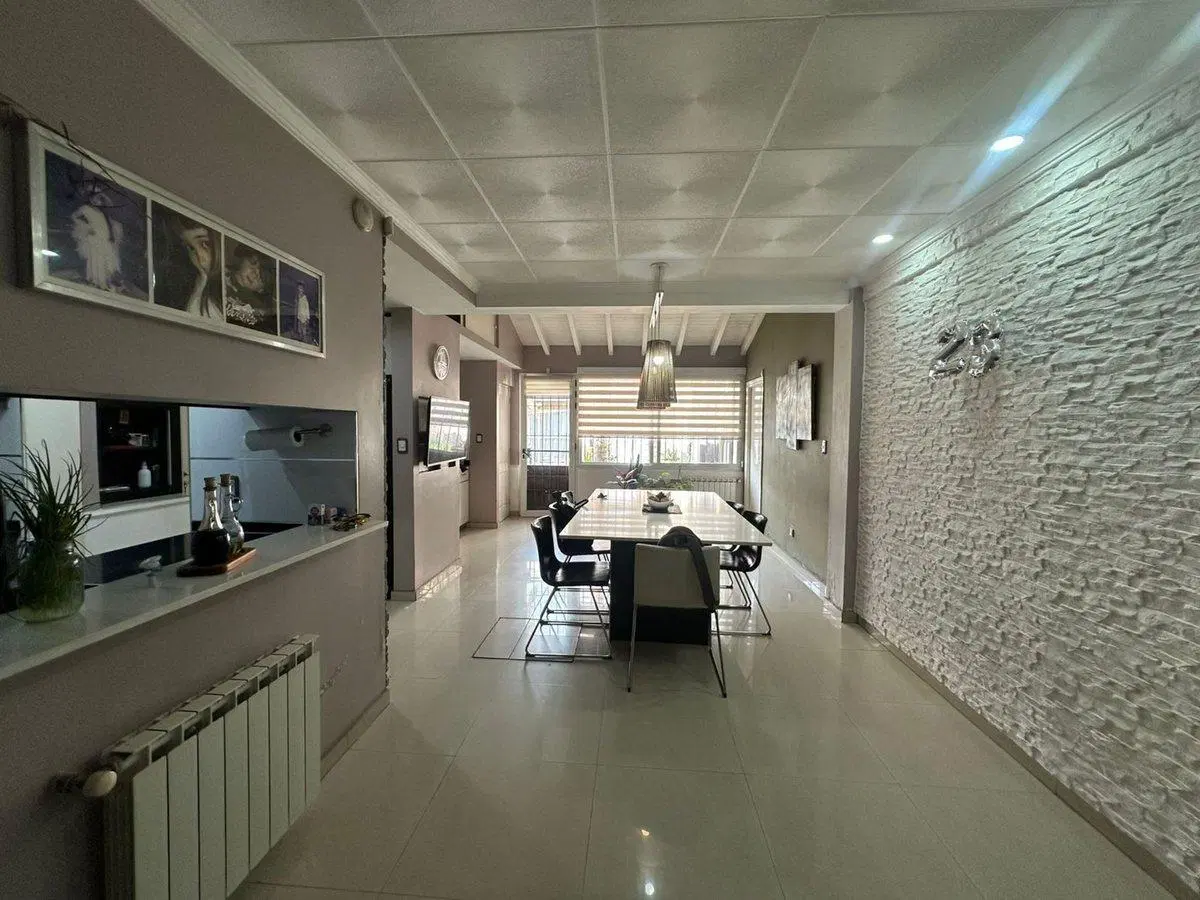 VENTA DE CASA DE CATEG. SOBRE ACCESO ESTE, MAIPU 5
