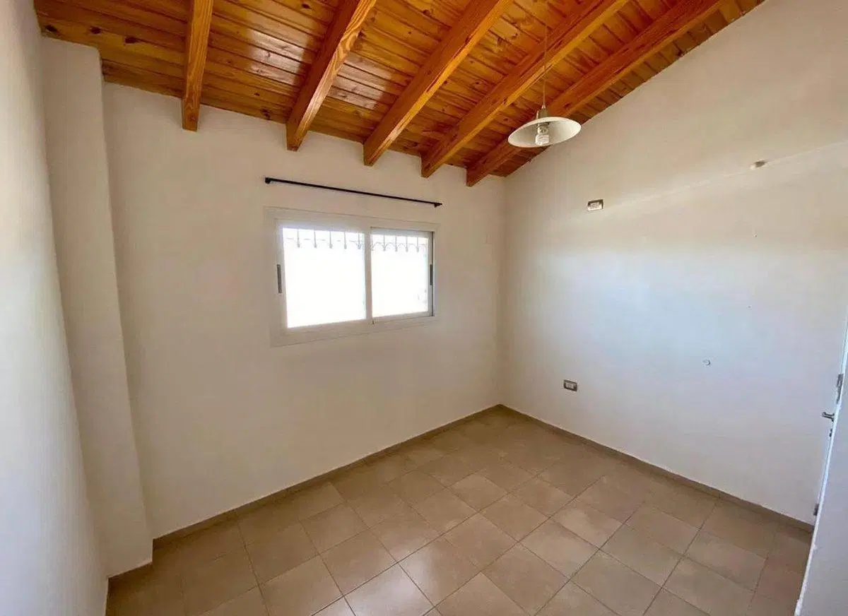 VENTA DE DEPTO 2D PLANTA ALTA S/ACC. ESTE, MAIPU 5