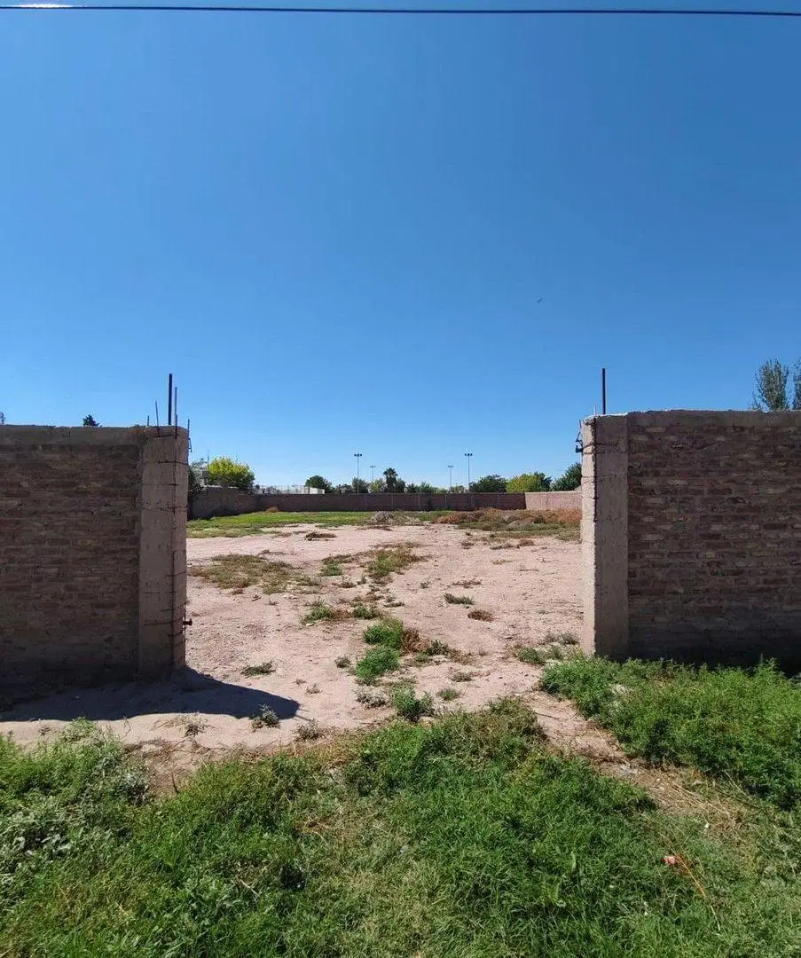 Lote en Venta calle Serrano, Lujan de Cuyo 5