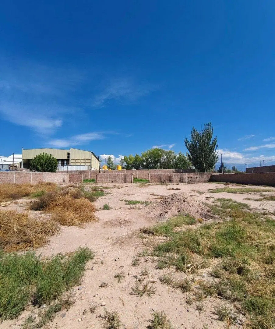 Lote en Venta calle Serrano, Lujan de Cuyo 3