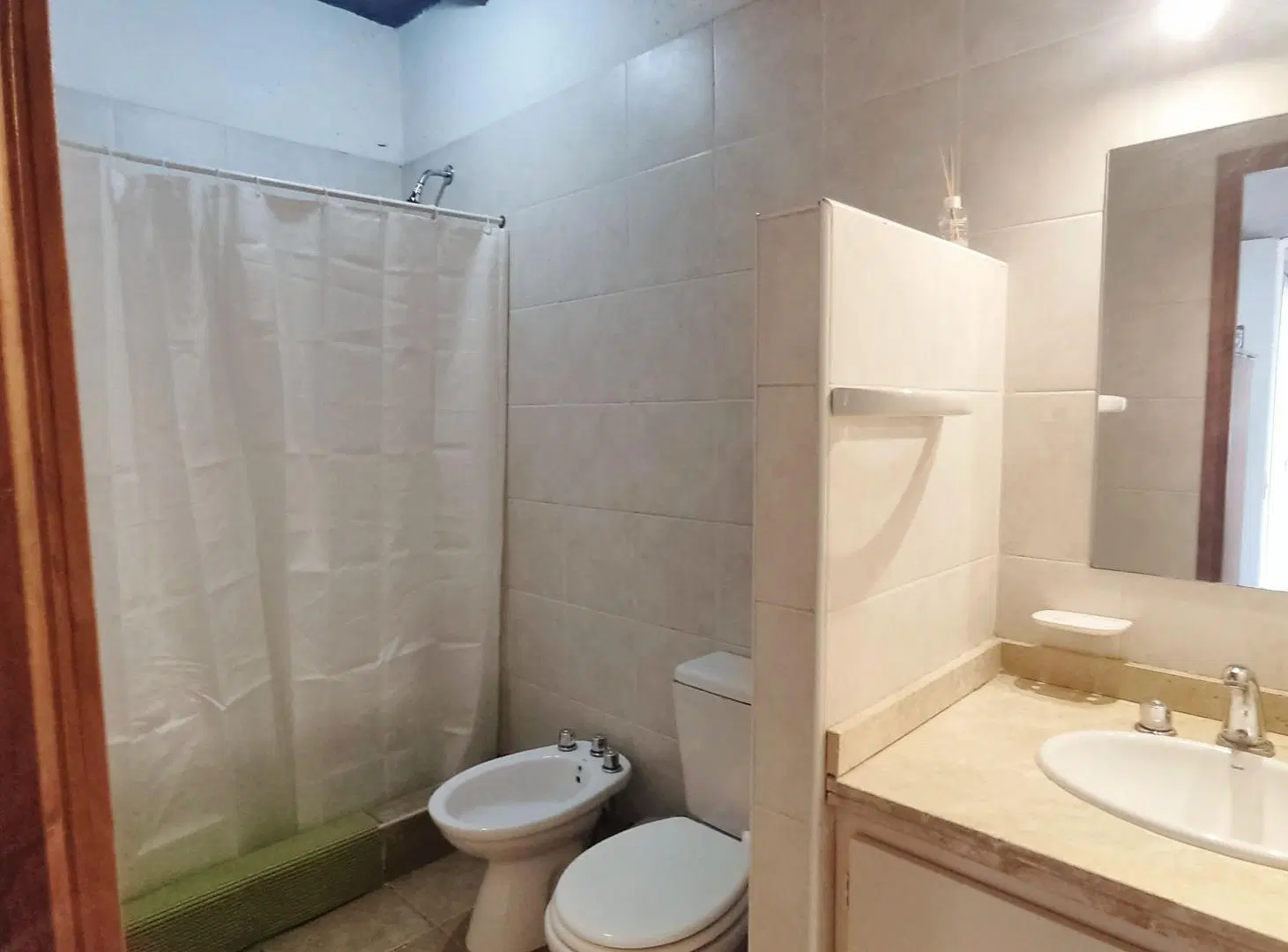 DEPARTAMENTO EN ALQUILER PRIMER PISO 5TA SECCION 3