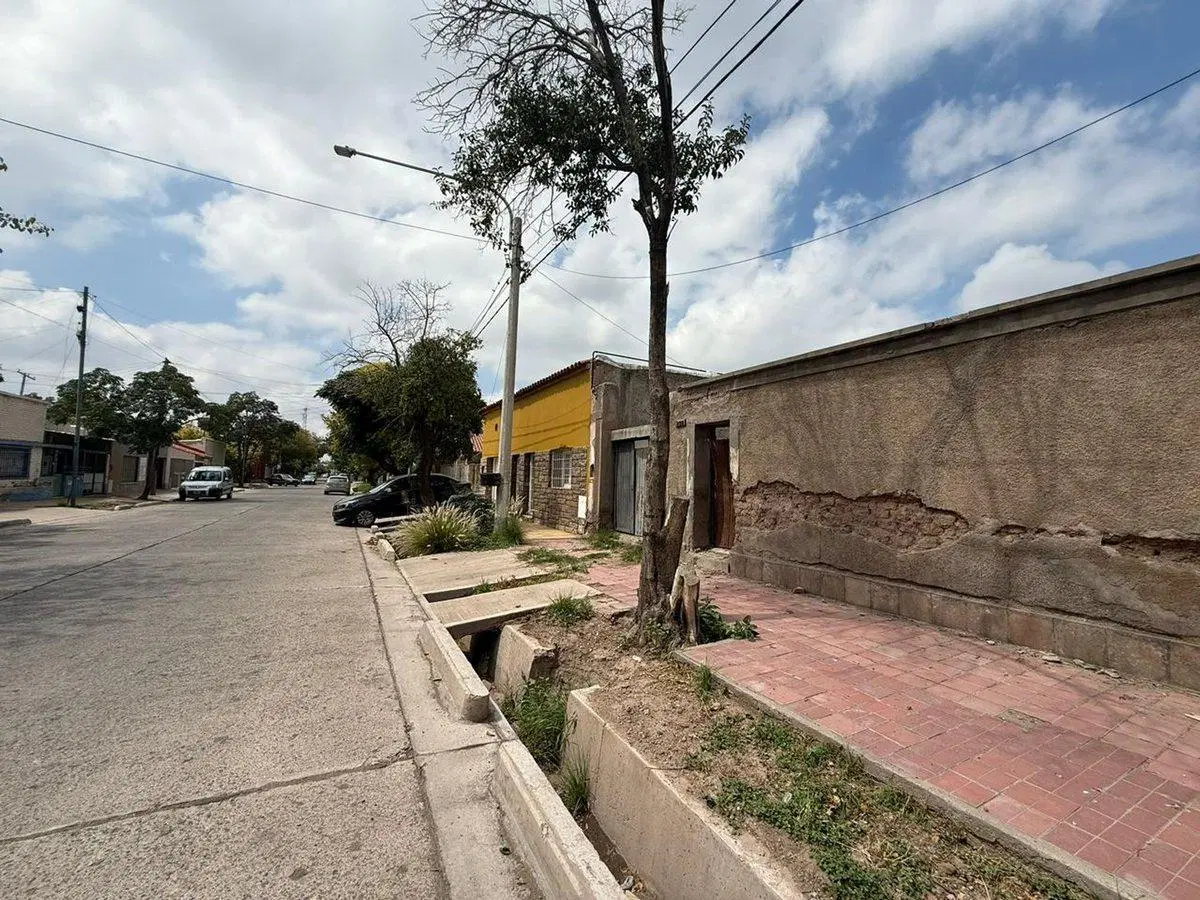 VENTA LOCAL COMERCIAL EN POZO- DORREGO GUAYMALLÉN 3