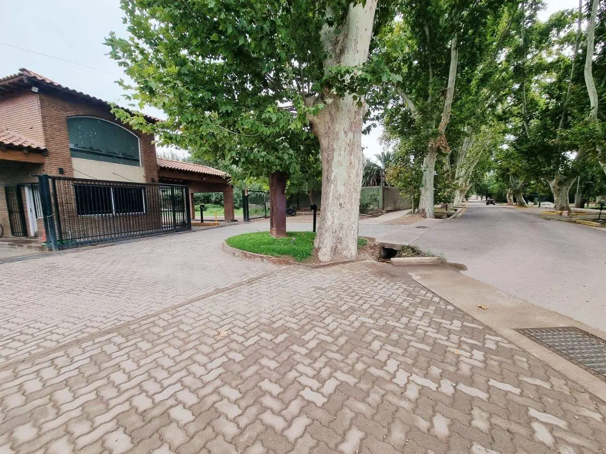 LOTE 1373 m² - EN B° PRIVADO EN GUAYMALLEN 2