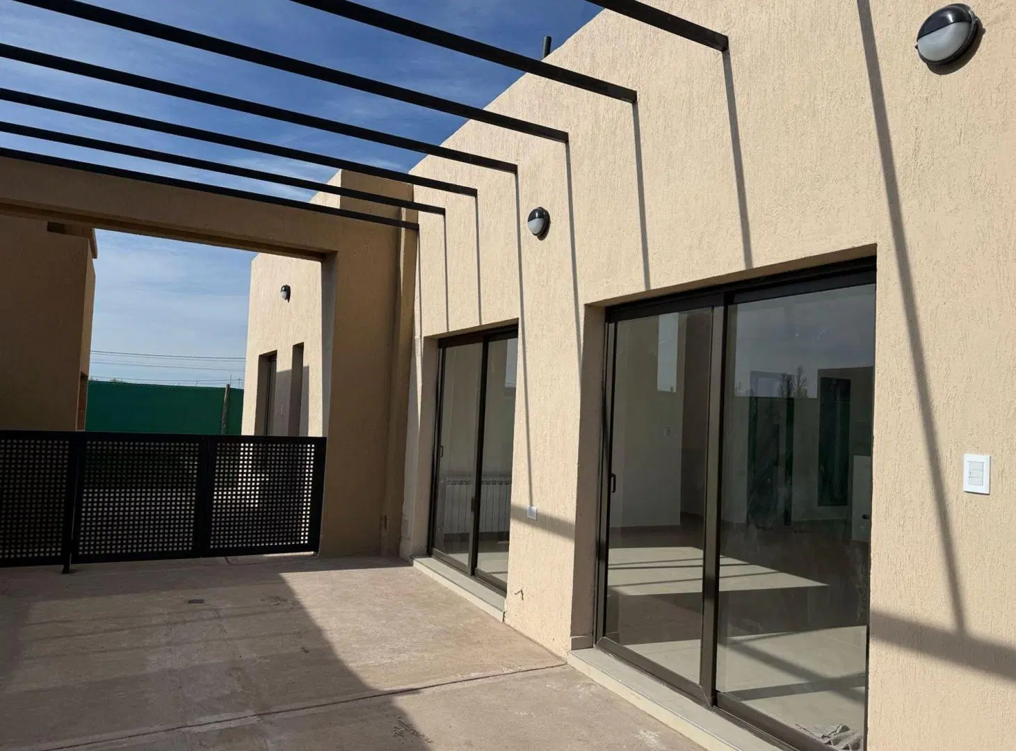 CASA EN ALQUILER BARRIO PRIVADO LA QUEBRADA 5