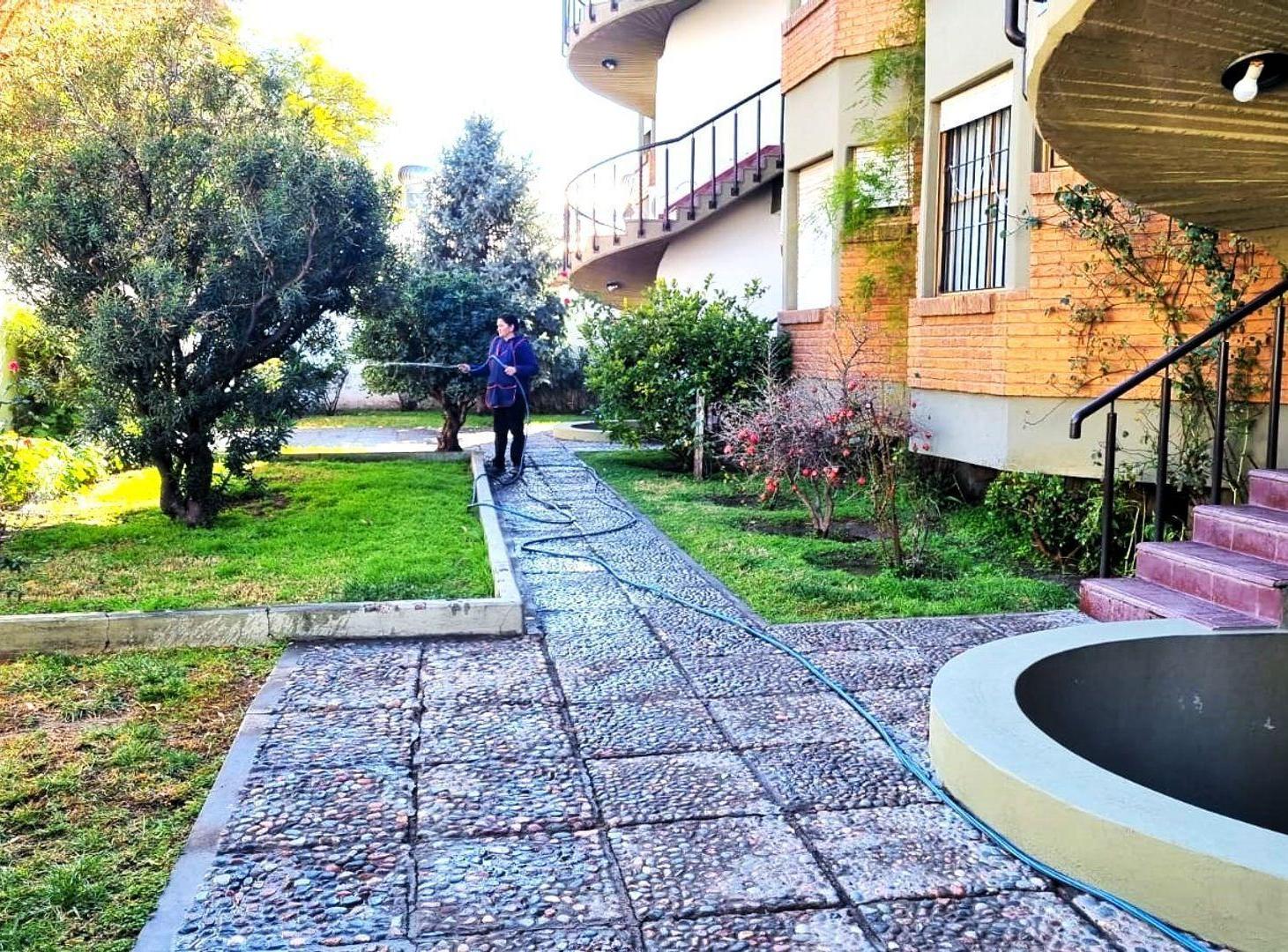 Venta de Departamento 2 dorm c/cochera Godoy Cruz