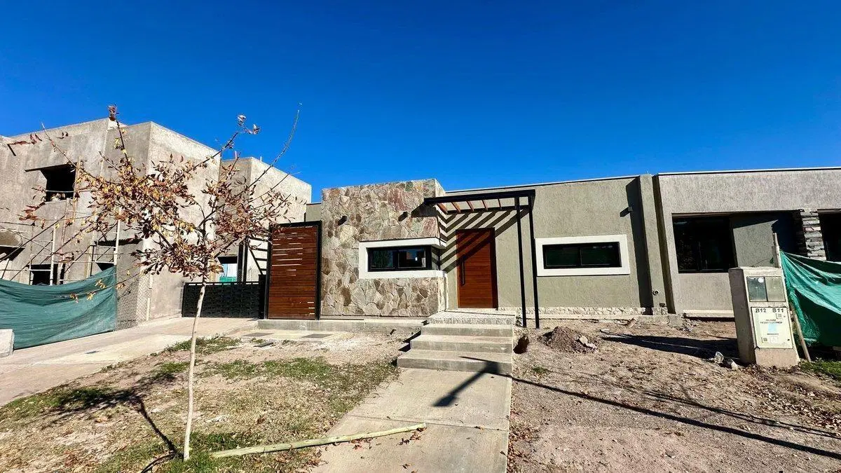 CASA EN VENTA BARRIO PRIVADO EN MAIPU 4