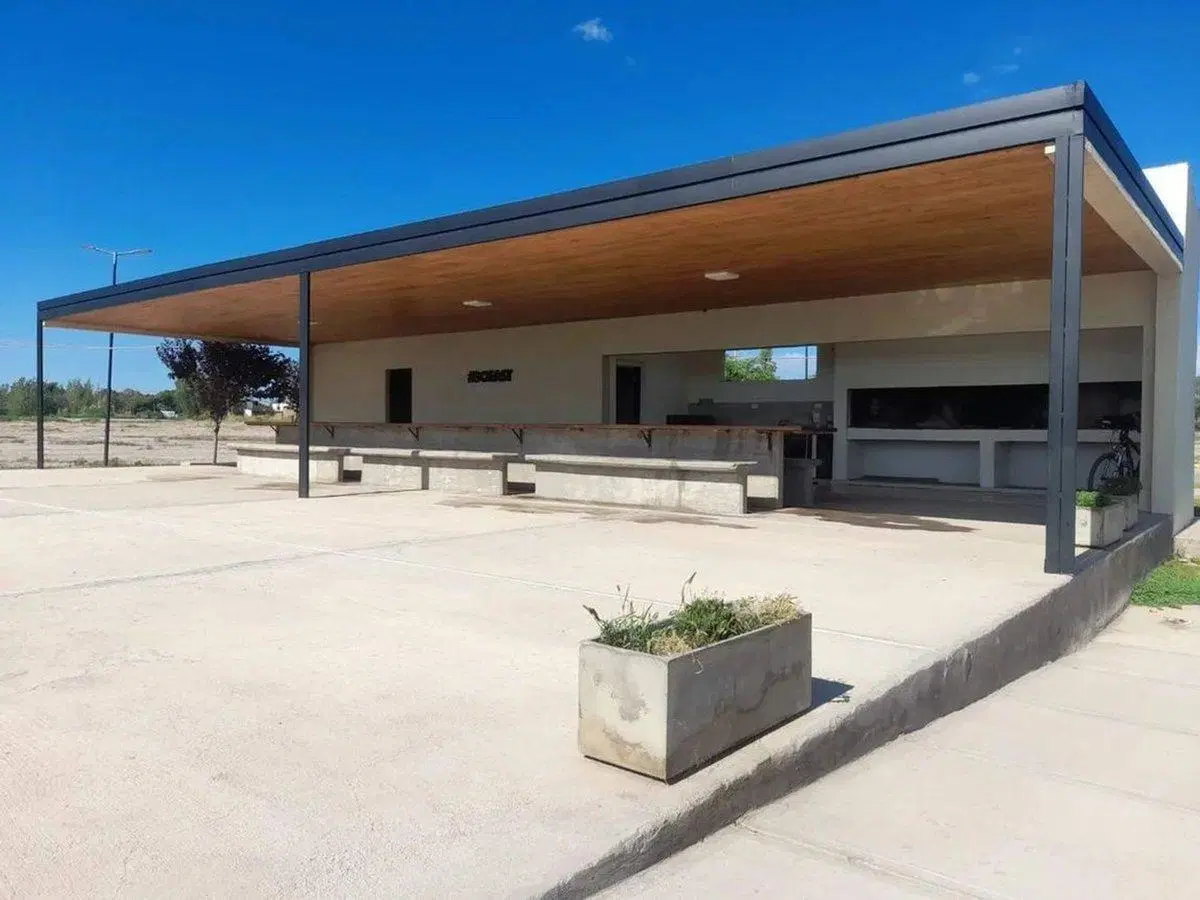 LOTE EN VENTA BARRIO EL BOSQUE FTE A ESPACIO VERDE 5