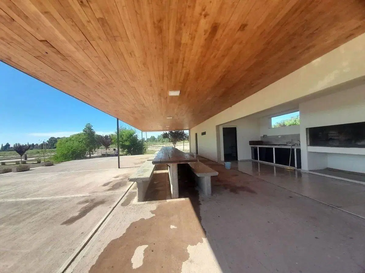 LOTE EN VENTA BARRIO EL BOSQUE FTE A ESPACIO VERDE 4
