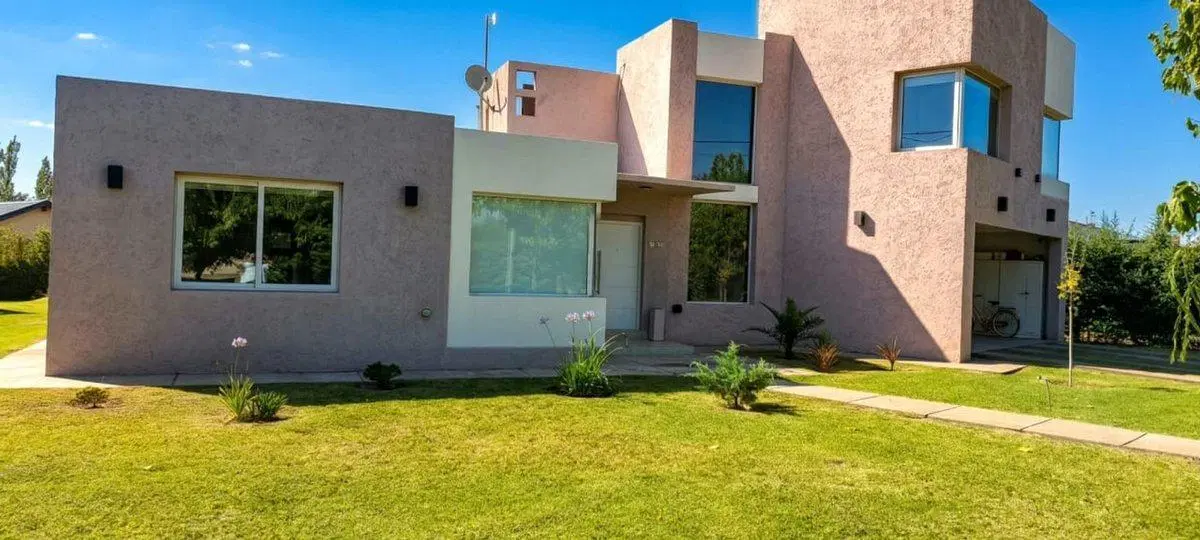 VENTA CASA DE CATEGORÍA B° LAS LAVANDAS SAN RAFAEL 5