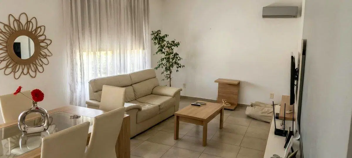 VENTA CASA DE CATEGORÍA B° LAS LAVANDAS SAN RAFAEL 3
