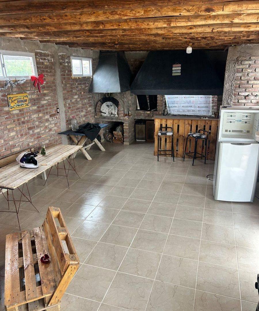 Foto de LOTE CON PILETA Y SALON AMUEBLADO., imagen 1