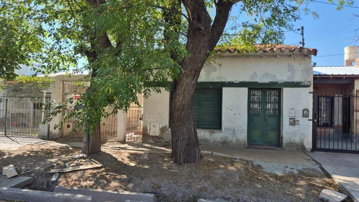 CASA EN VENTA EN CALLE COLON DE GUAYMALLEN 3