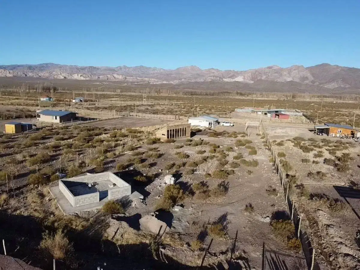 CASA + CABAÑA CON GRAN TERRENO EN VENTA USPALLATA 5