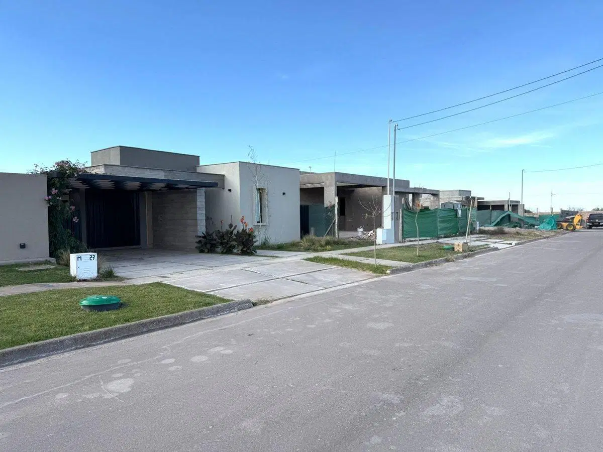 Casa en Venta - Barrio privado La Quebrada - Luján 5