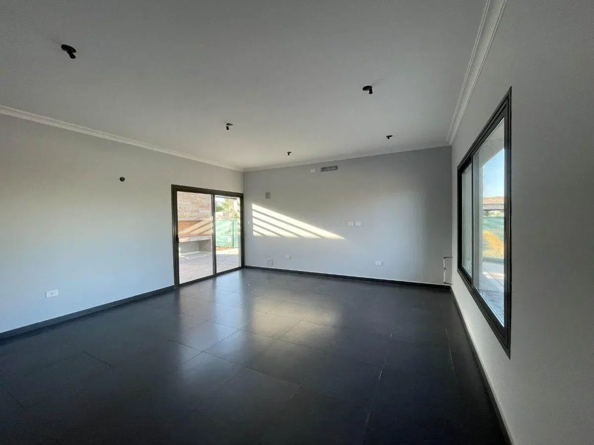 Casa en Venta - Barrio privado La Quebrada - Luján 5