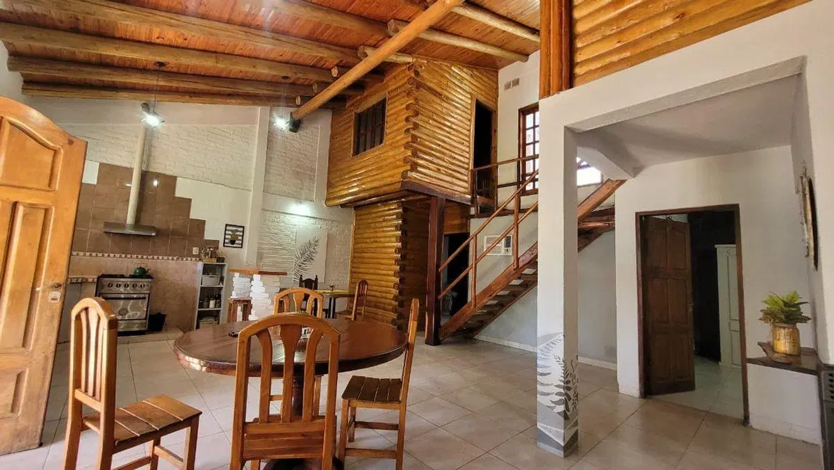 CASA DE 4 DORMITORIOS EN BARRIO FARMACÉUTICO 3