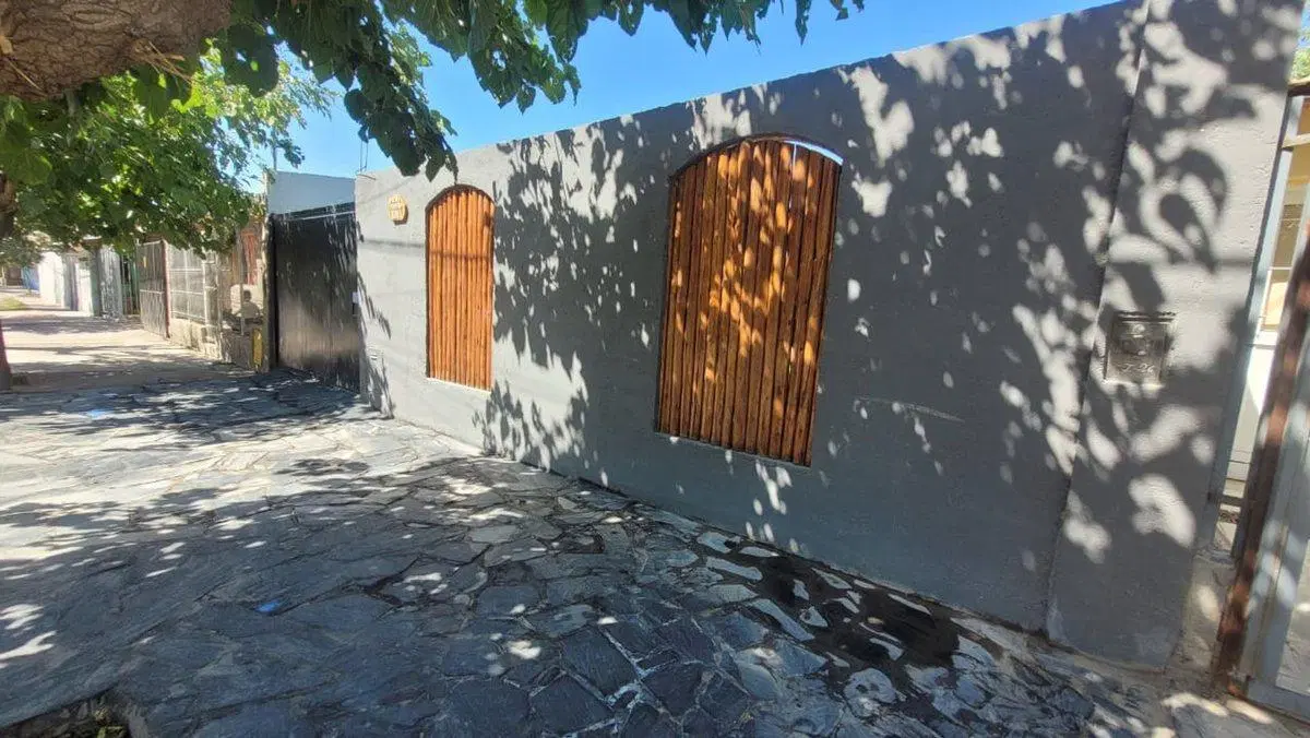 CASA DE 4 DORMITORIOS EN BARRIO FARMACÉUTICO 3