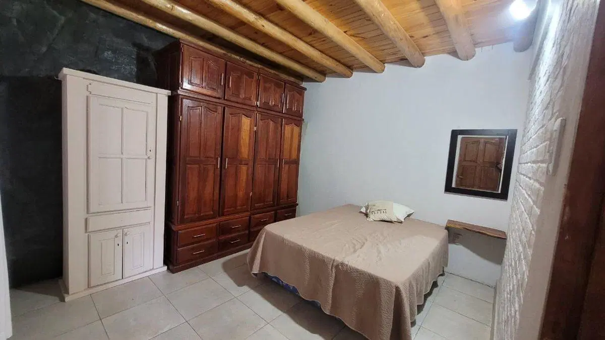 CASA DE 4 DORMITORIOS EN BARRIO FARMACÉUTICO 5