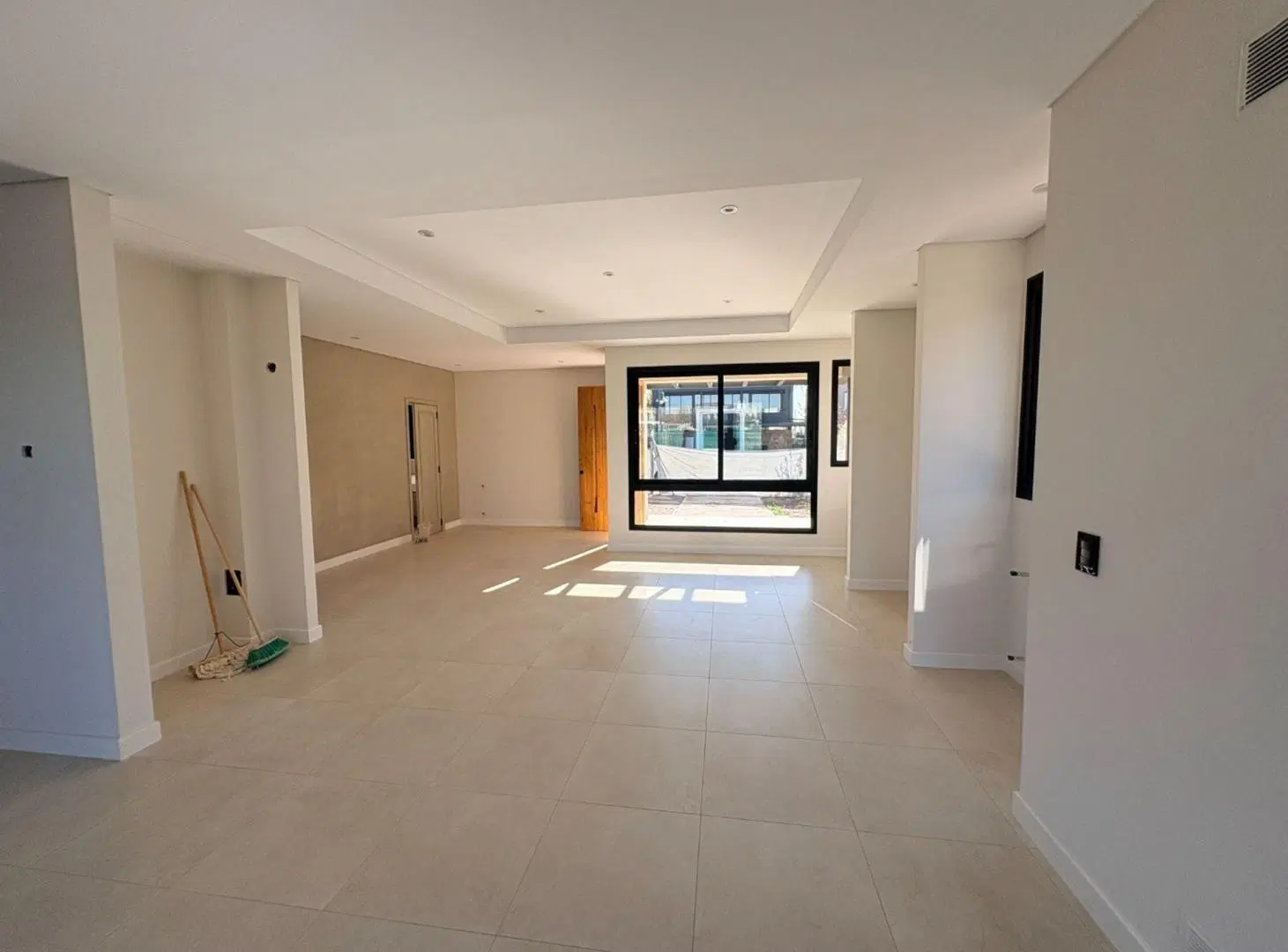 Casa de Categoría en Venta - B° Pueblo Malbec 3