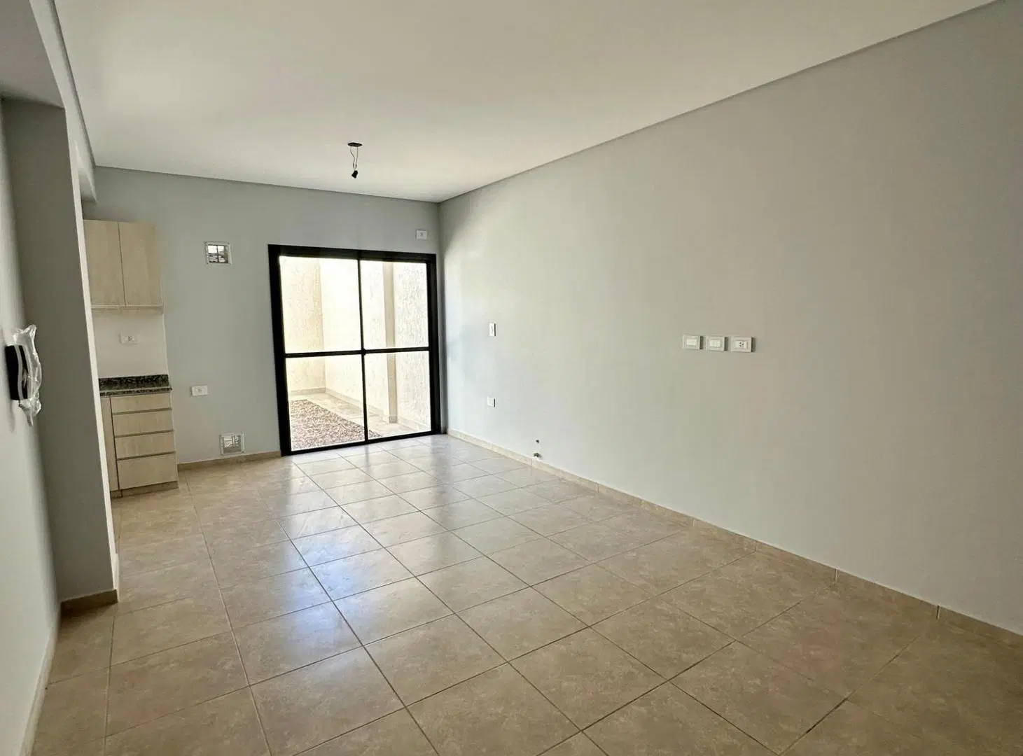 AMPLIO DEPARTAMENTO A ESTRENAR  GODOY CRUZ 4