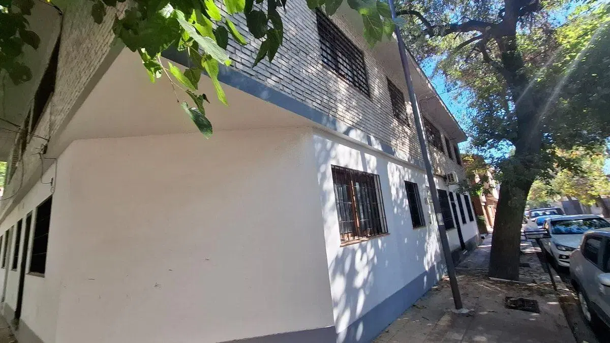 Departamento dos dormitorios planta baja con patio 2