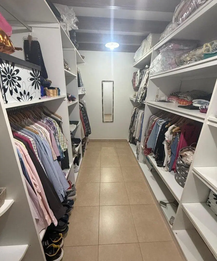 EXCLUSIVA CASA BARRIO TERRUÑOS ARAOZ 2 5