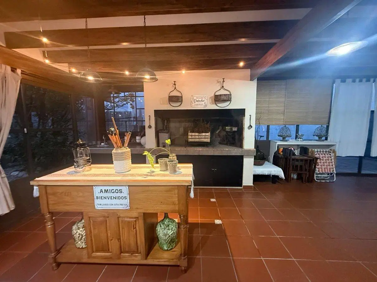 EXCLUSIVA CASA BARRIO TERRUÑOS ARAOZ 2 5