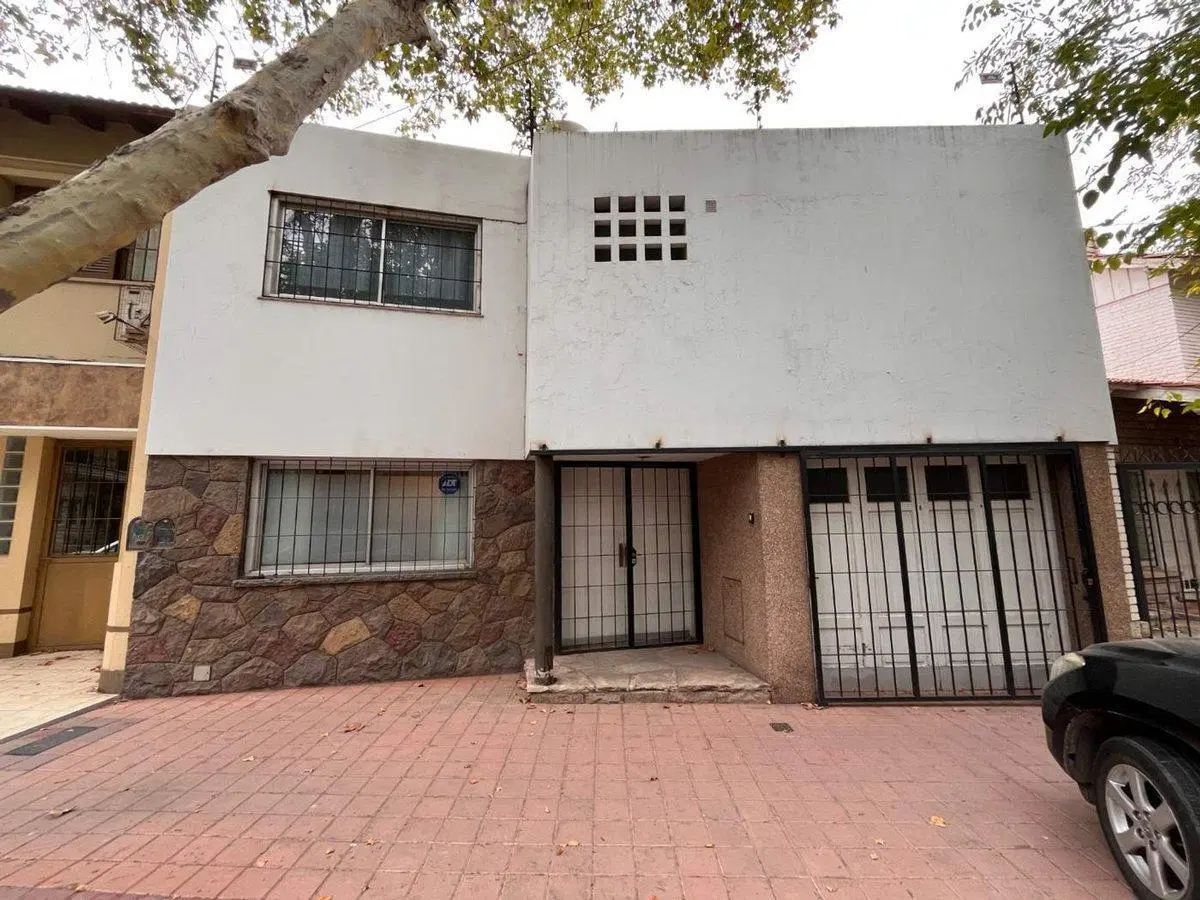 Alquiler casa 4 dormitorios en 5ta sección 3