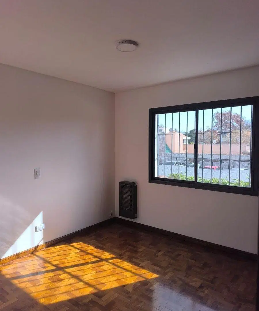 Remax Alquila Piso en 5ta seccion Rufino Ortega 4