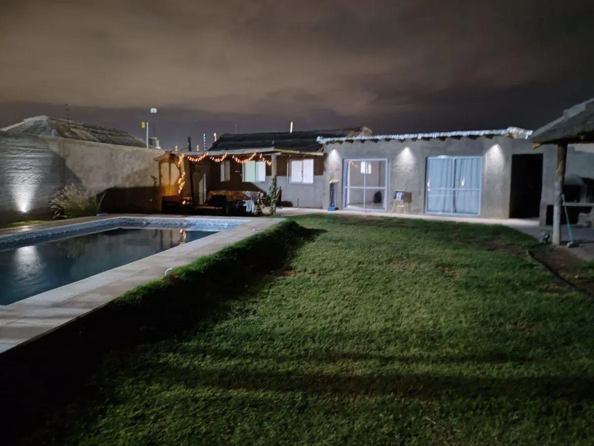 CASA CON PILETA EN VENTA B° DOMINIOS 3 CORRALITOS 8