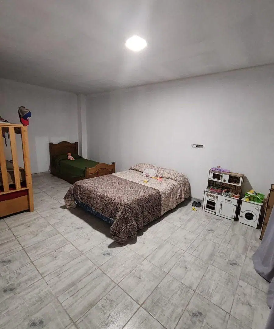 CASA CON PILETA EN VENTA B° DOMINIOS 3 CORRALITOS 5