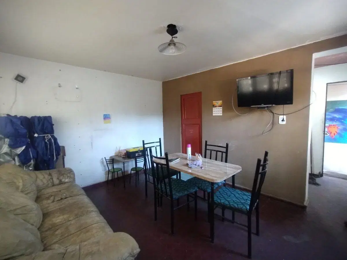 VENTA DE GALPON EN GUAYMALLEN 5