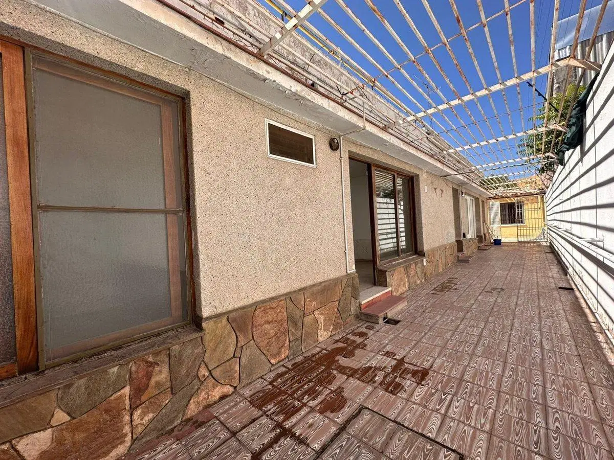 VENTA DE CASA, LOCAL Y DPTO EN AV. ALEM PALMIRA 4