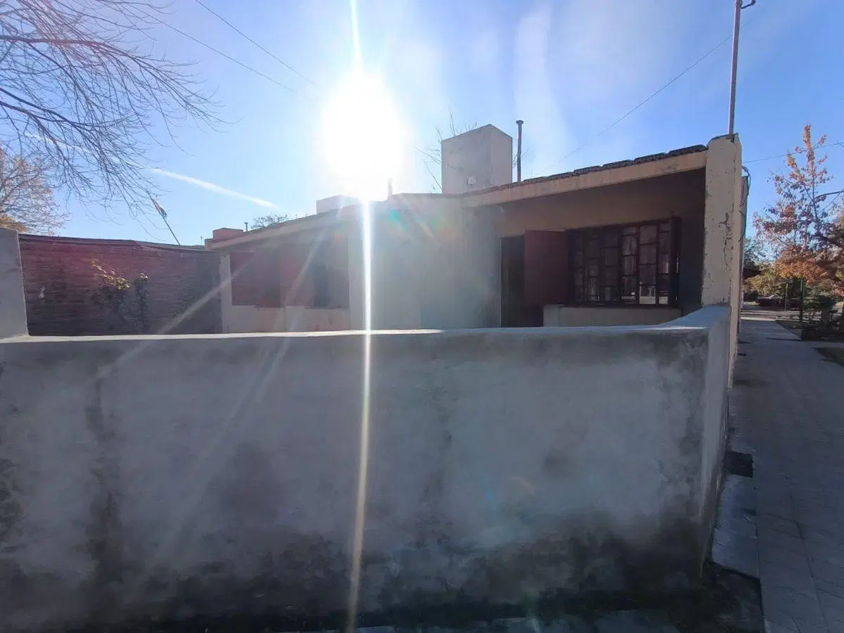 CASA PLANTA BAJA 3 DORMITORIOS 4